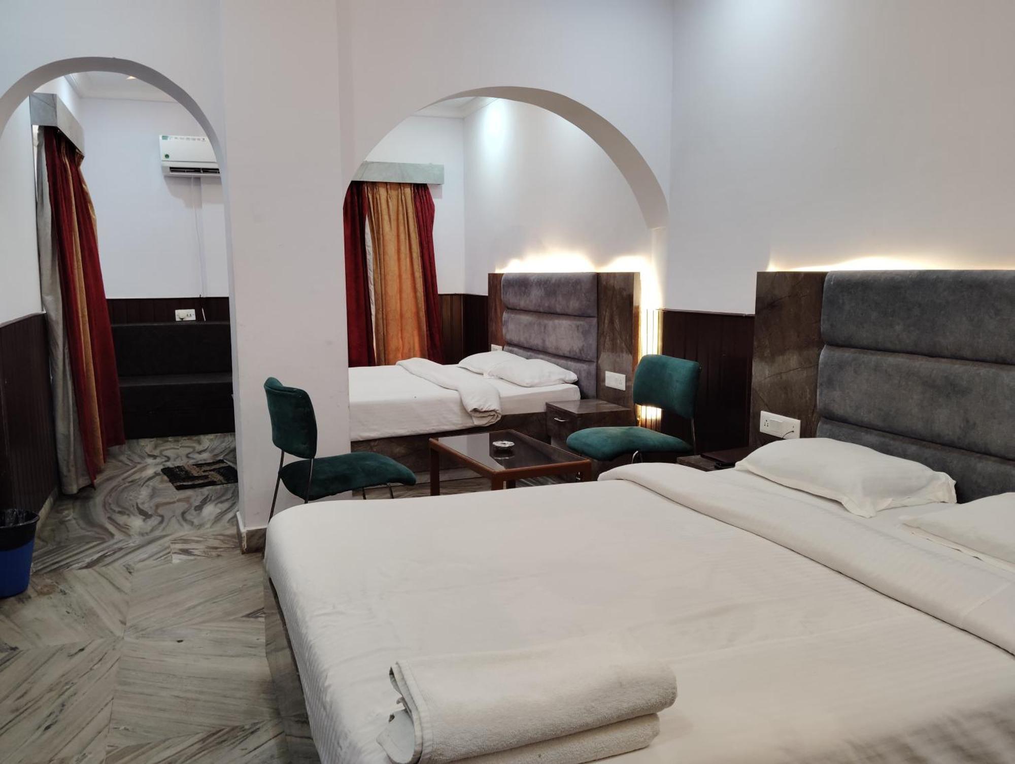 Hotel Dreamland 普里 外观 照片